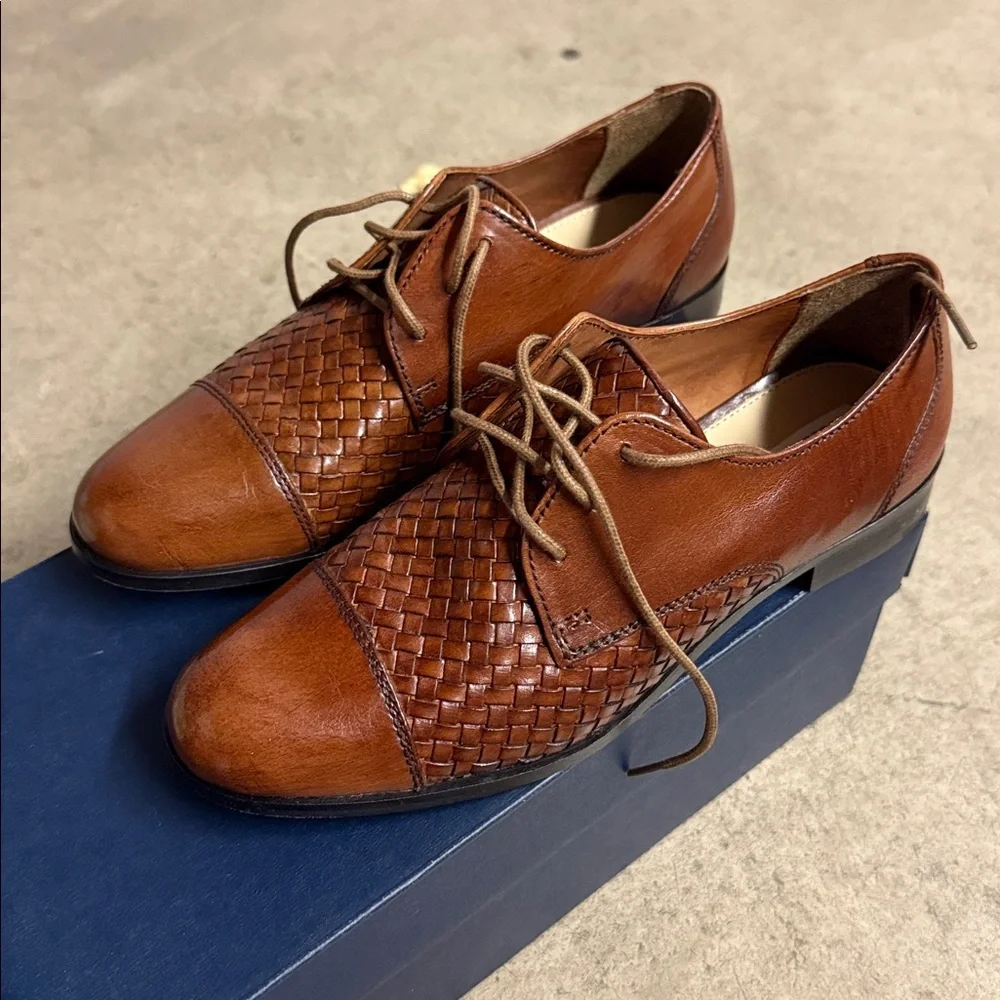 Brand new Cole Haan women's Tan Woven Leather Oxfords - Picture 9 of 10
